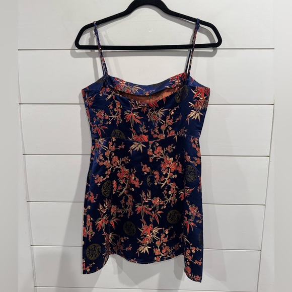 Realisation Emilie dress in Shanghai nights - Picture 7 of 7